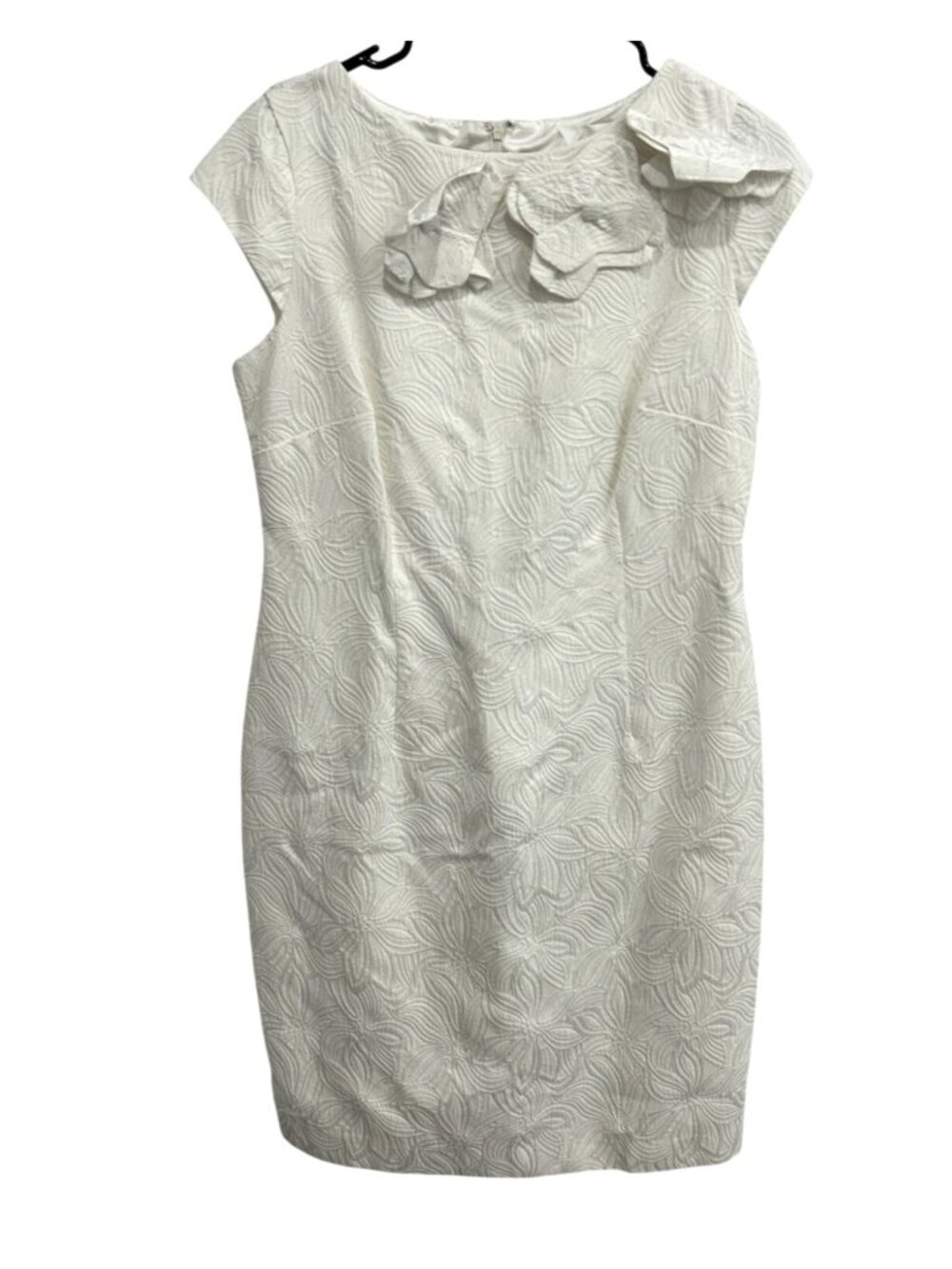 SD Collection 12 White Textured Floral Sheath Dress 3D Accent Ethereal